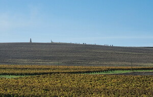 le groupe longue destination en action vers la Tour